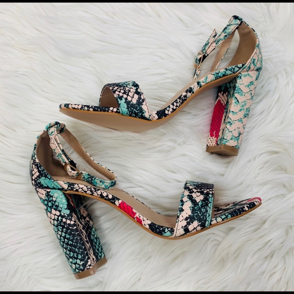 •Snake Skin Heels•